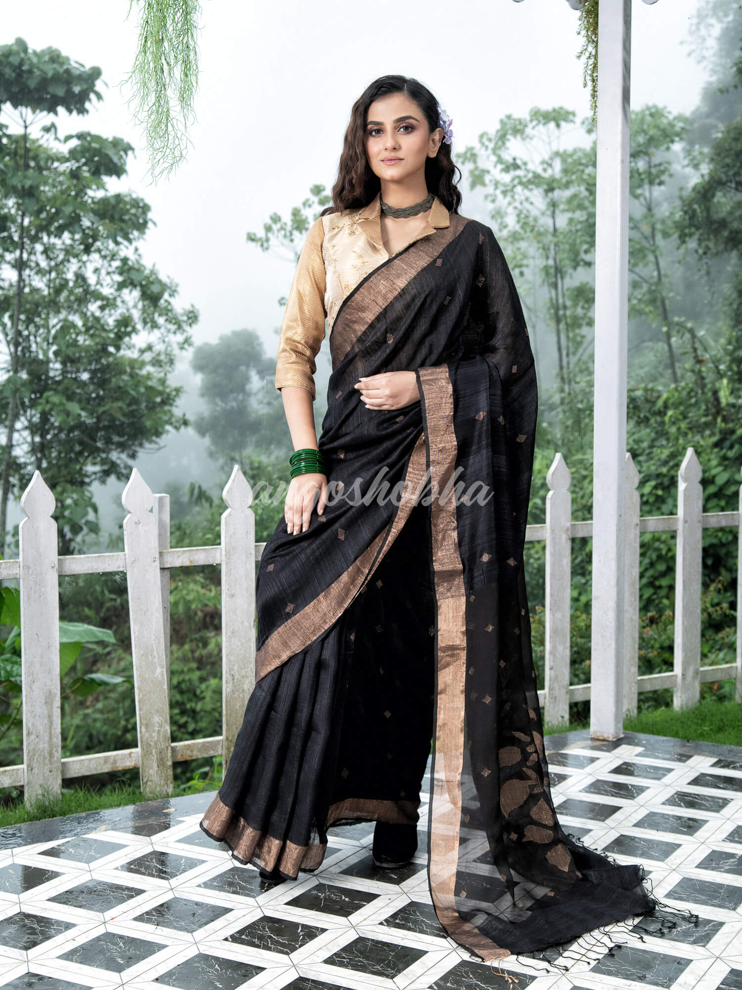 Black Matka Silk Light Golden Border Handwoven Saree