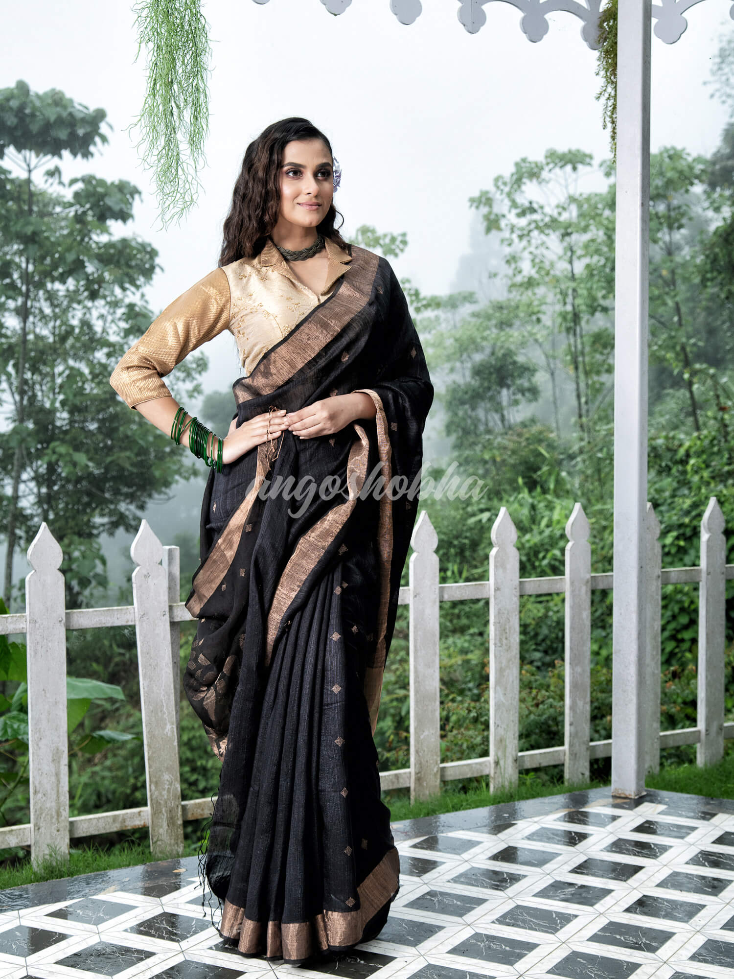 Black Matka Silk Light Golden Border Handwoven Saree