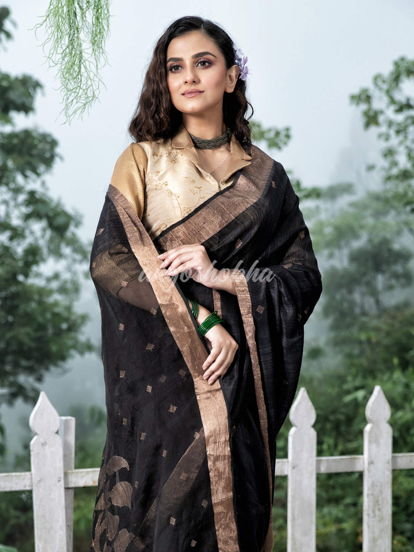 Black Matka Silk Light Golden Border Handwoven Saree