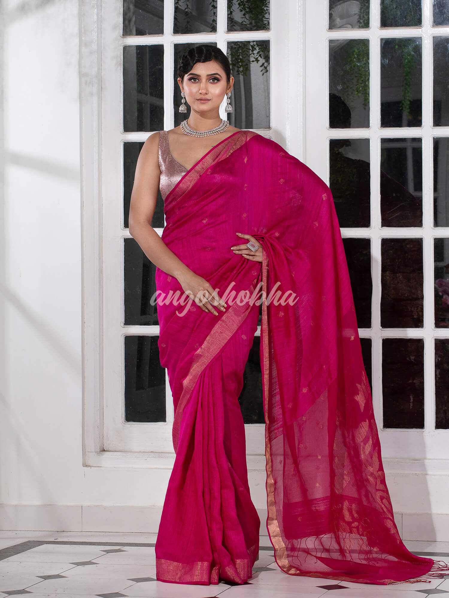 Fuscia  Matka Silk Light Golden Border Handwoven Saree