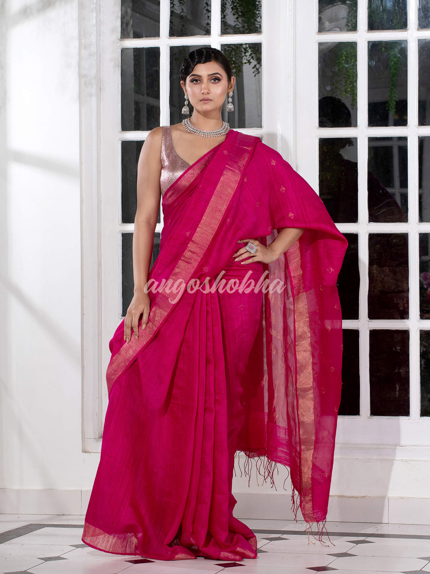 Fuscia  Matka Silk Light Golden Border Handwoven Saree