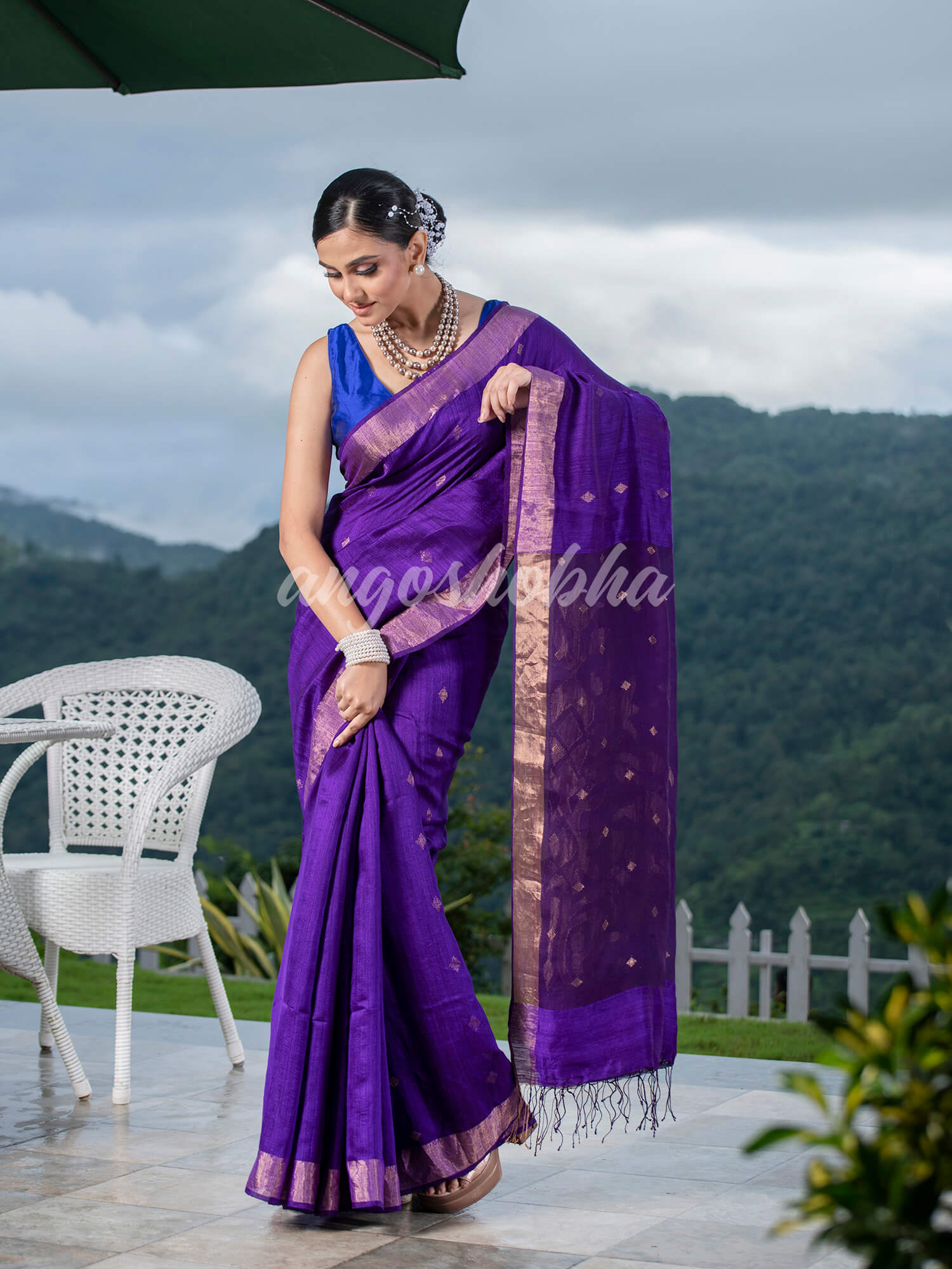 Purple Matka Silk Light Golden Border Handwoven Saree