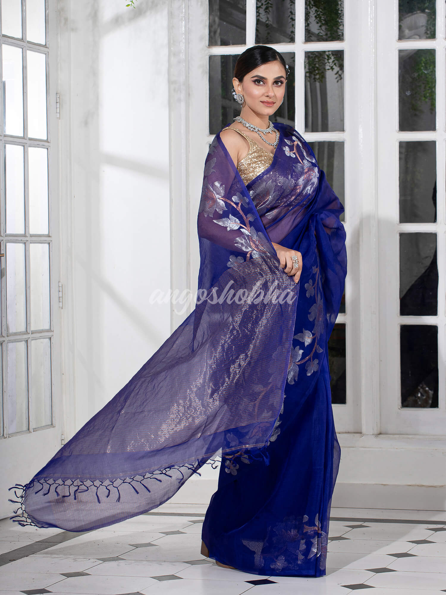 Blue Silk White Flowers Motive Handwoven Muslin Saree