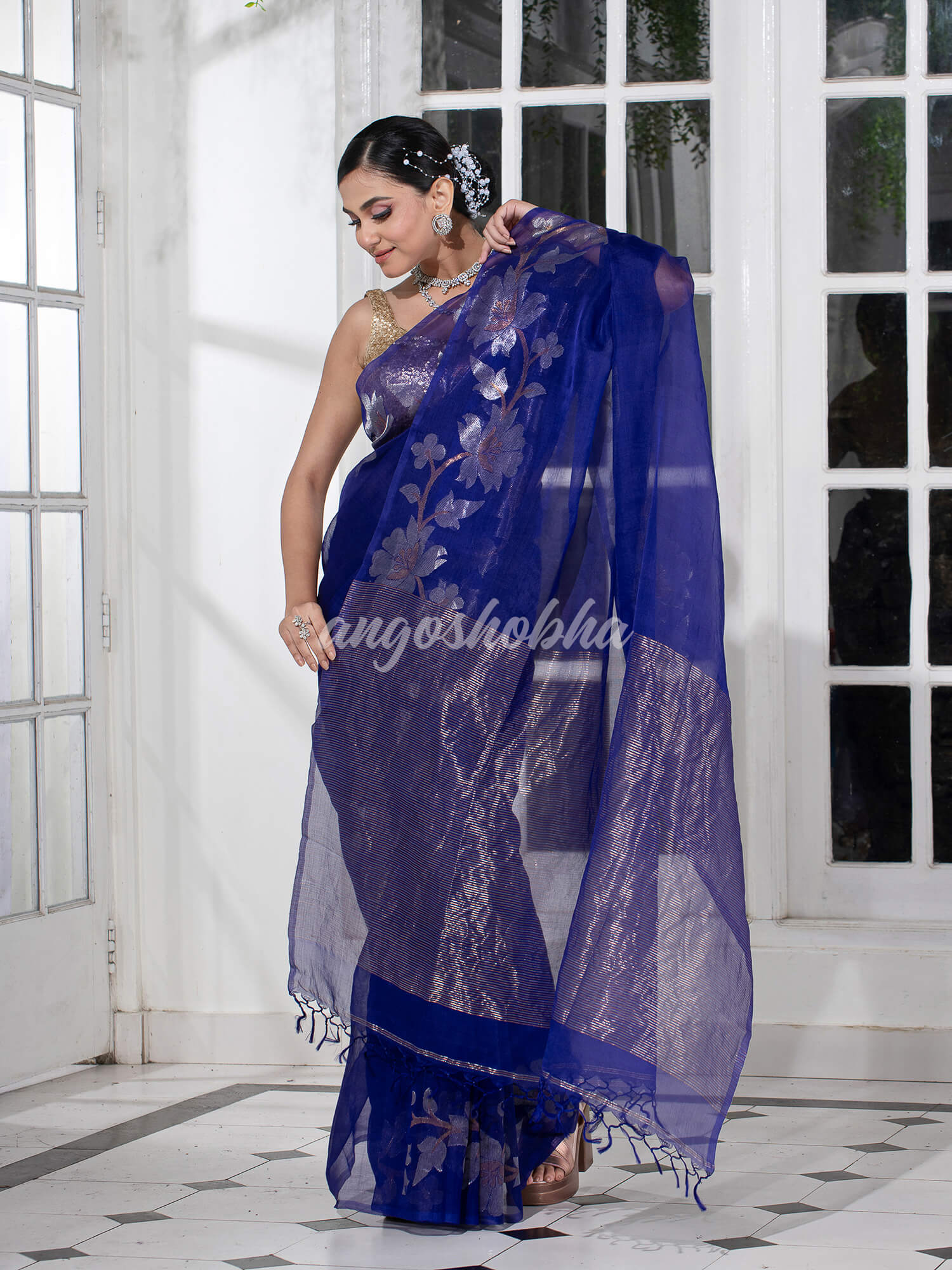 Blue Silk White Flowers Motive Handwoven Muslin Saree