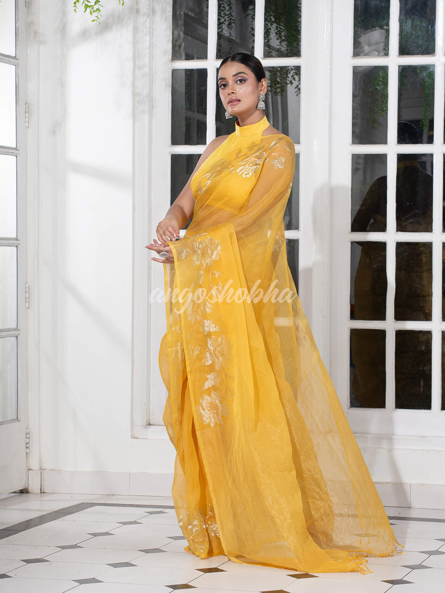 Yellow Silk White Flowers Motive Handwoven Muslin Saree