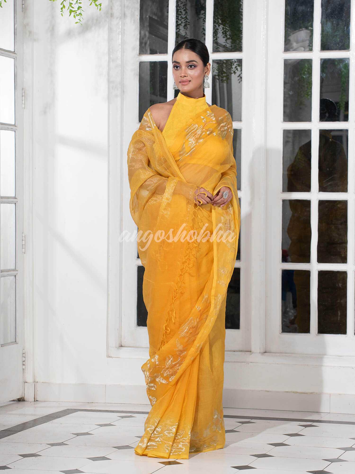 Yellow Silk White Flowers Motive Handwoven Muslin Saree