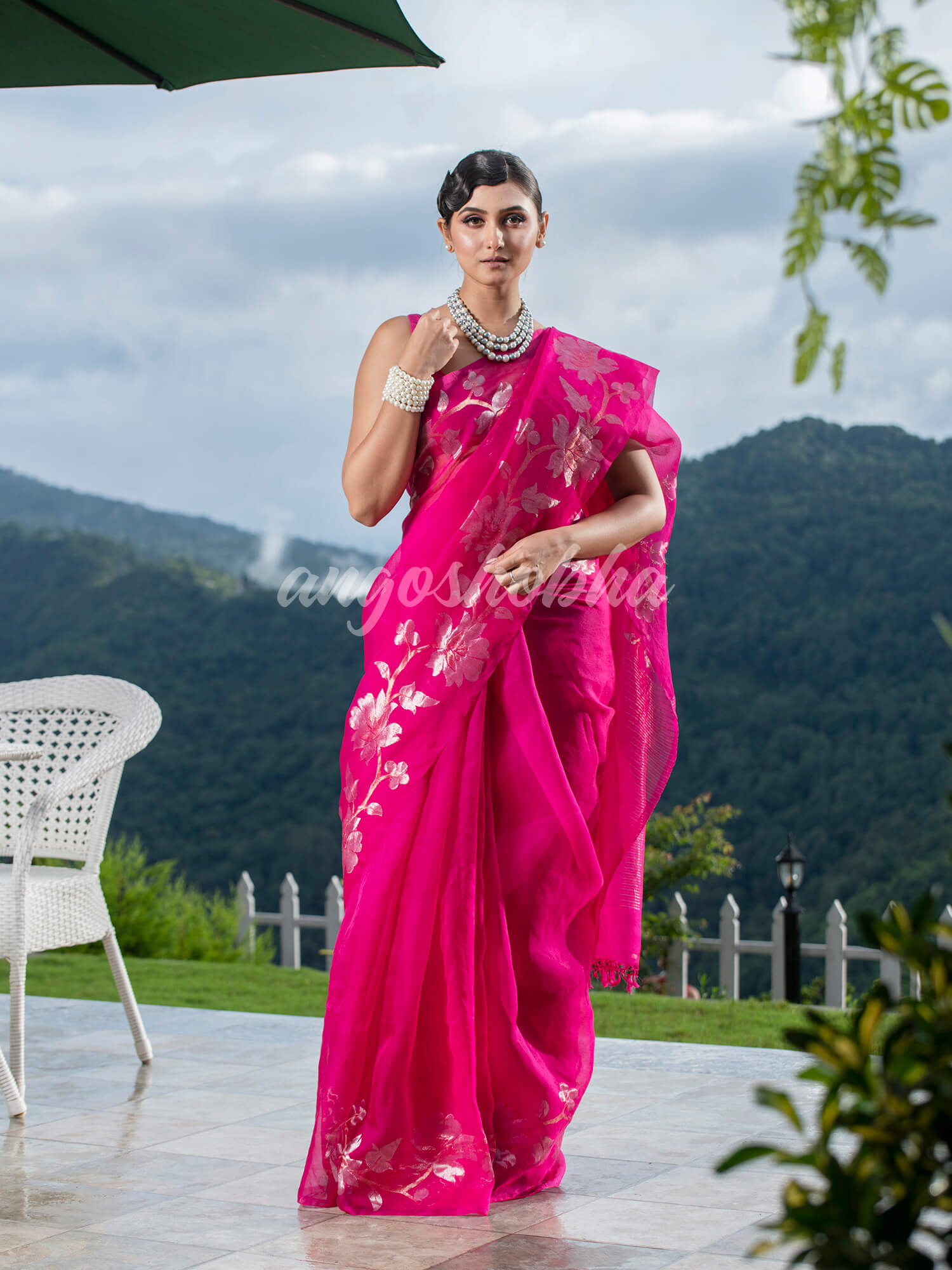 Pink  Silk White Flowers Motive Handwoven Muslin Saree