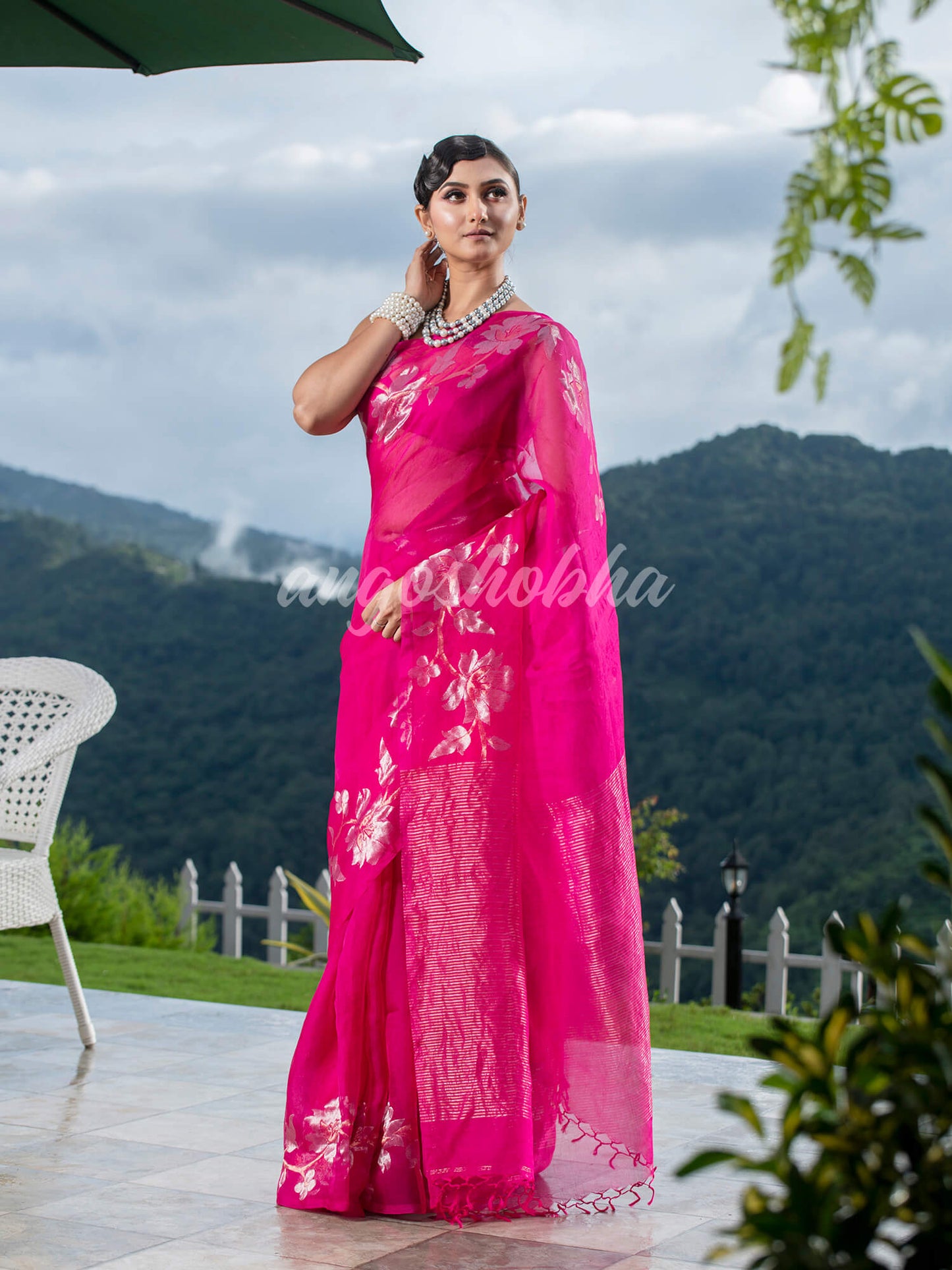 Pink  Silk White Flowers Motive Handwoven Muslin Saree