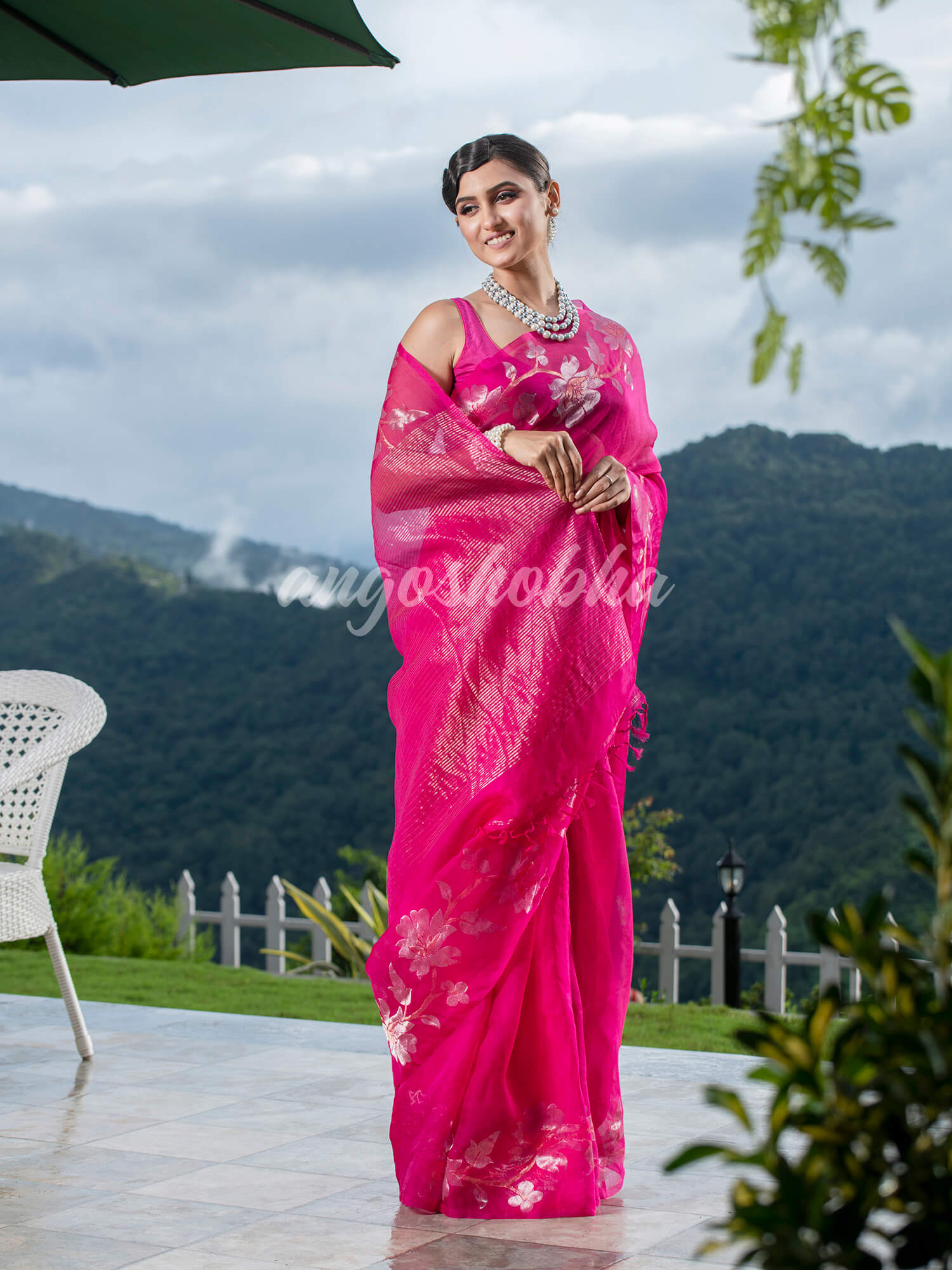 Pink  Silk White Flowers Motive Handwoven Muslin Saree