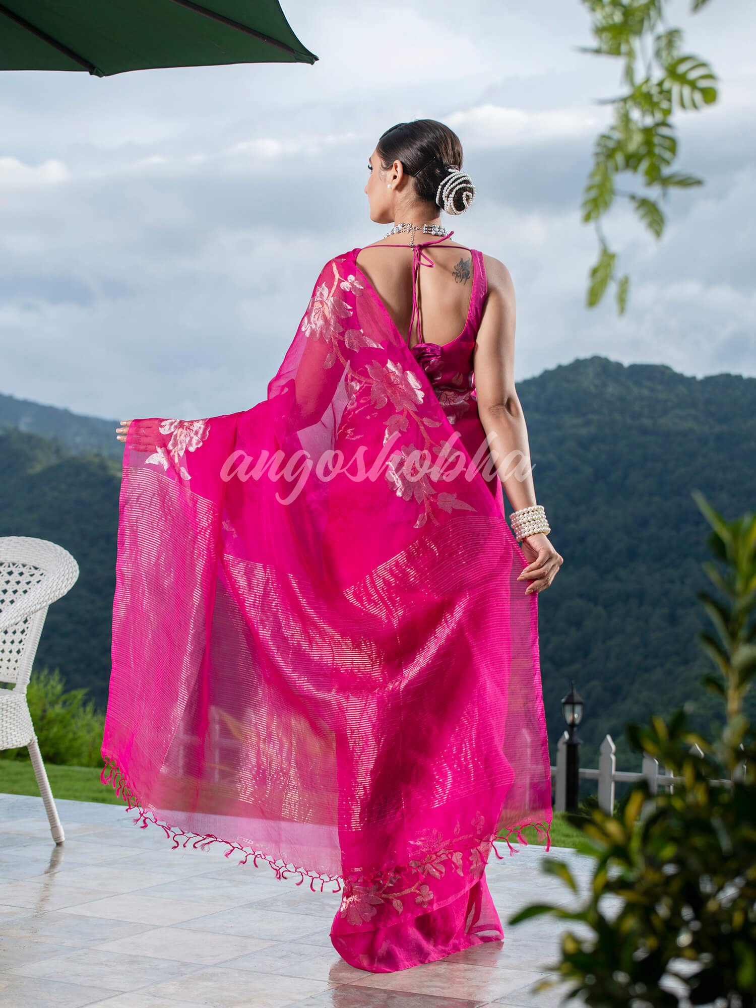 Pink  Silk White Flowers Motive Handwoven Muslin Saree