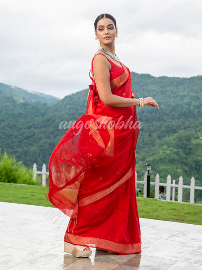 Red Matka Silk Light Golden Border Handwoven Saree
