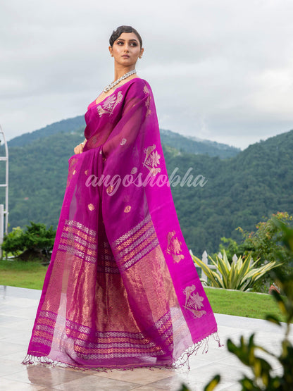Magenta Pure Muslin Intricate Bird Design Border Handwoven Saree