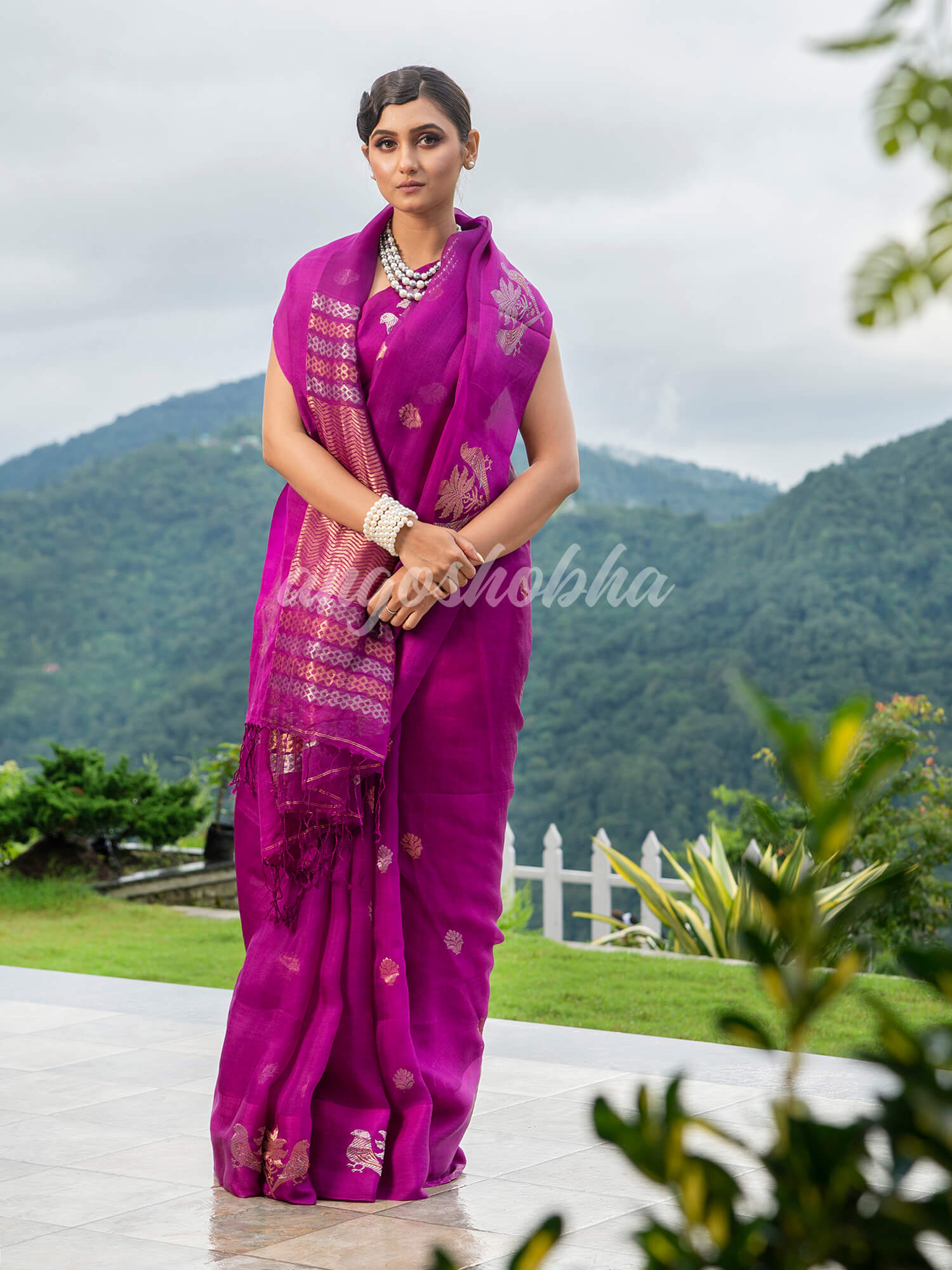 Magenta Pure Muslin Intricate Bird Design Border Handwoven Saree