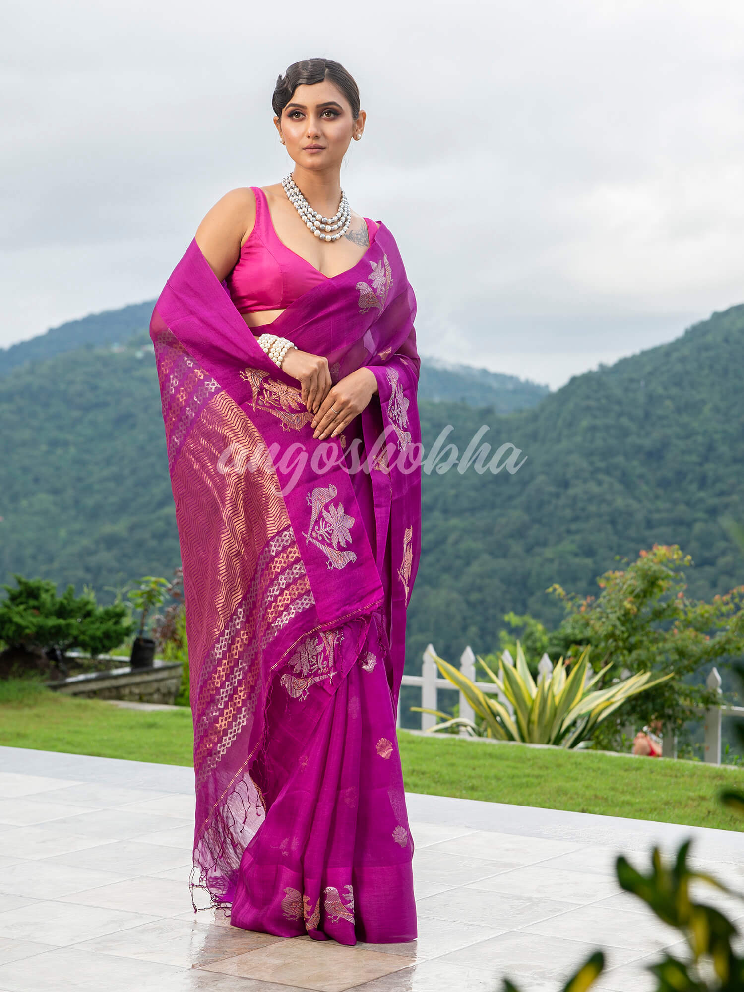 Magenta Pure Muslin Intricate Bird Design Border Handwoven Saree