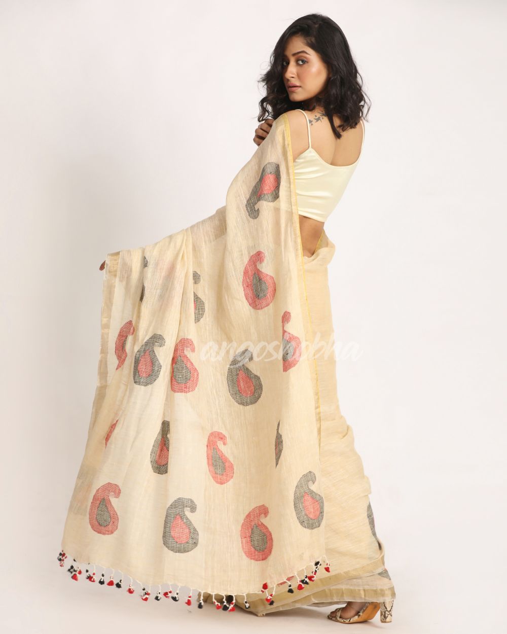 Bisque Traditional Handloom Linen Jamdani Saree angoshobha