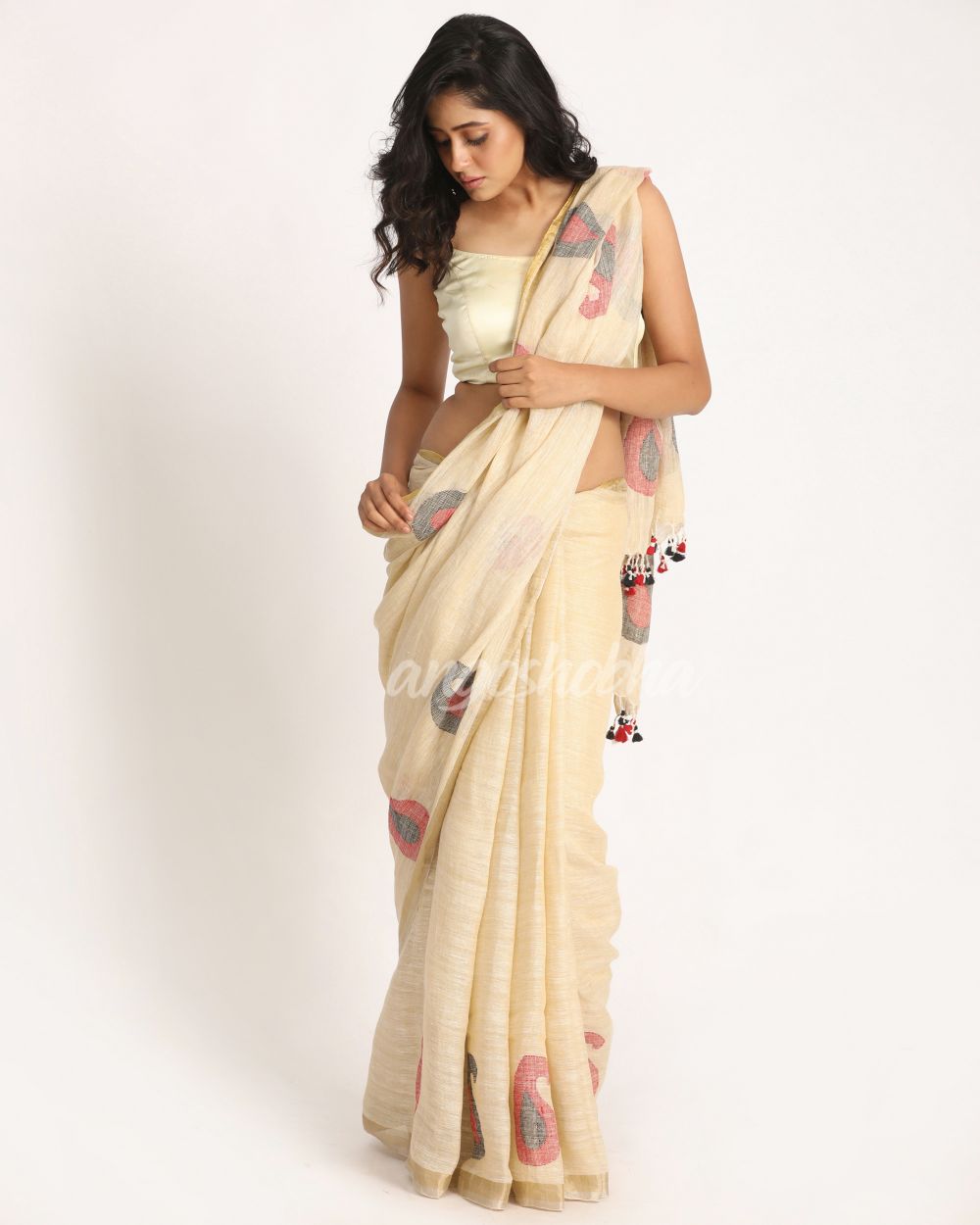 Bisque Traditional Handloom Linen Jamdani Saree angoshobha