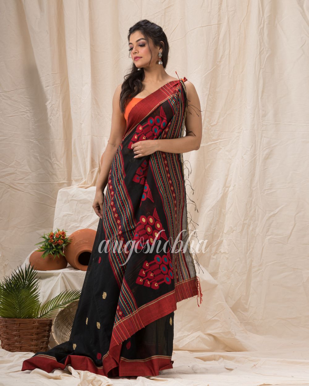 Black Cotton Blend Traditional Jamdani Saree angoshobha