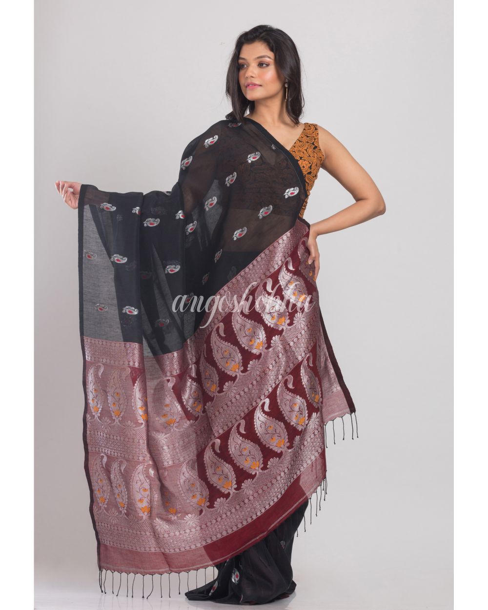 Black Handwoven Linen Saree angoshobha