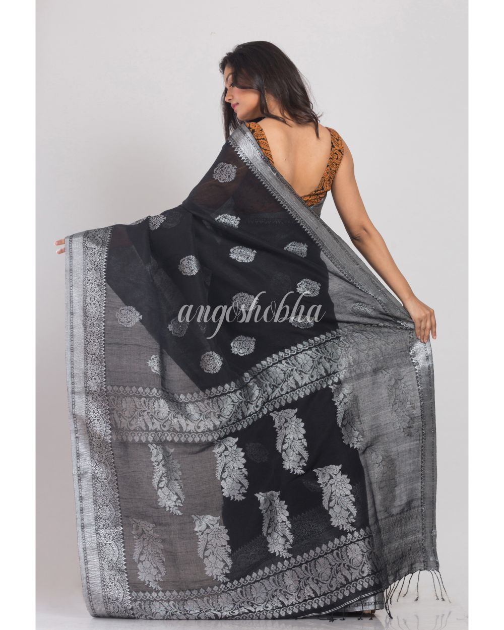 Black Handwoven Linen Saree angoshobha