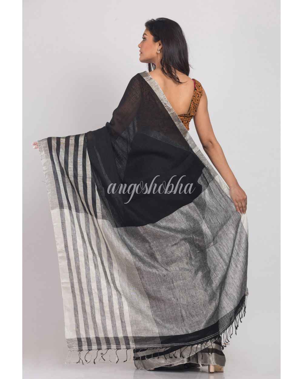 Black Handwoven Linen Saree angoshobha