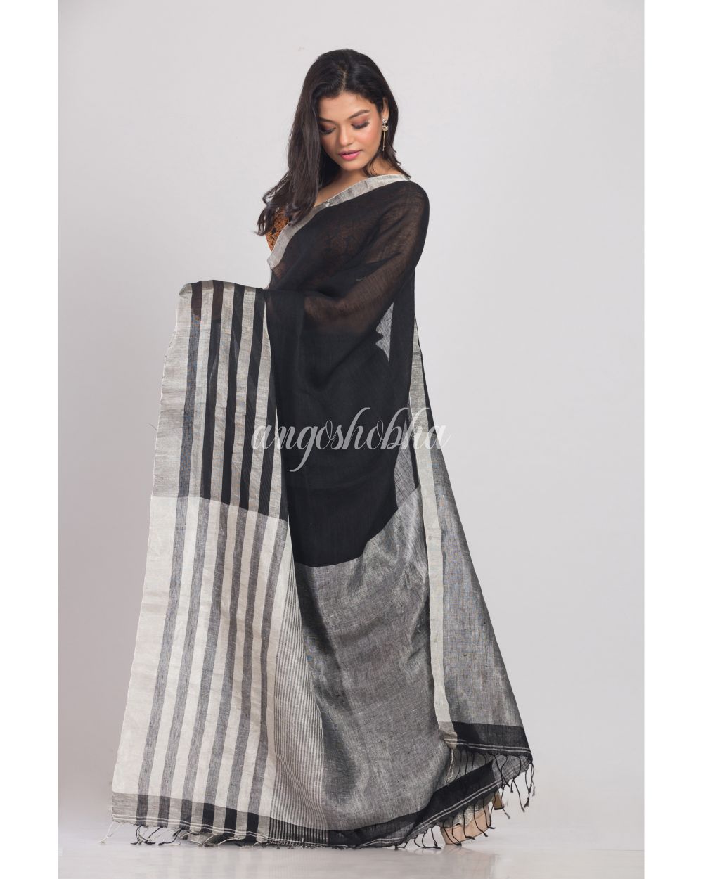 Black Handwoven Linen Saree angoshobha