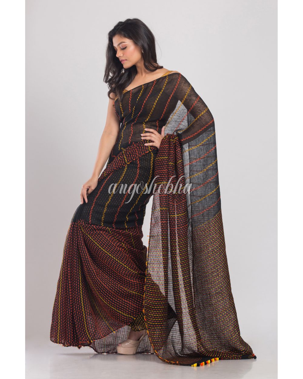 Black Handwoven Linen Saree angoshobha