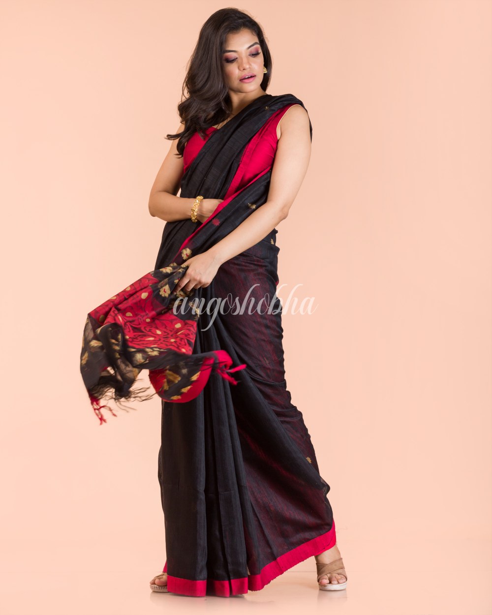 Black Handwoven Matka Silk Saree angoshobha