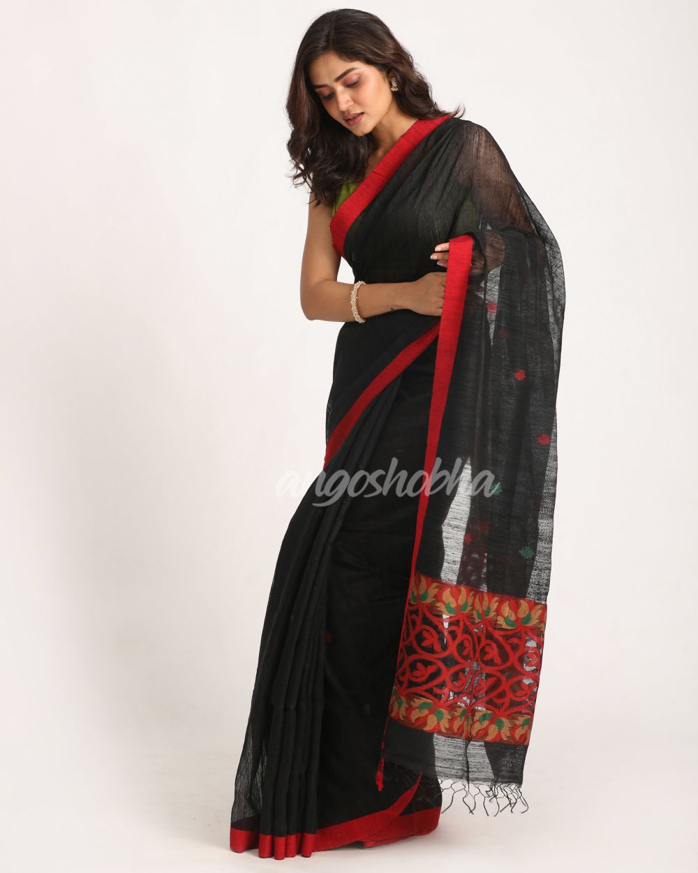 Black Matka Silk Handloom Traditional Jamdani Saree angoshobha