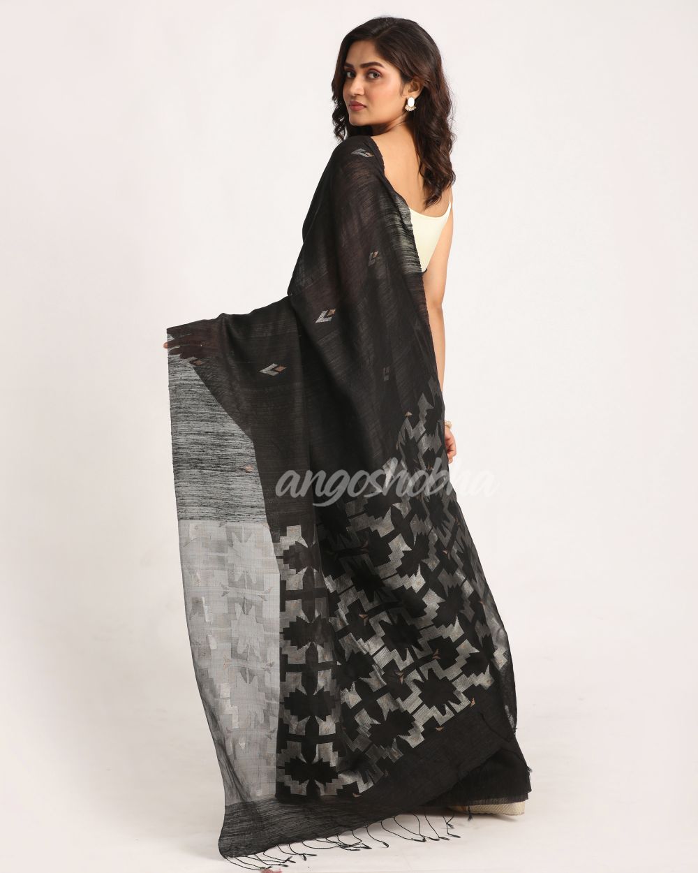 Black Matka Silk Handloom Traditional Jamdani Saree angoshobha