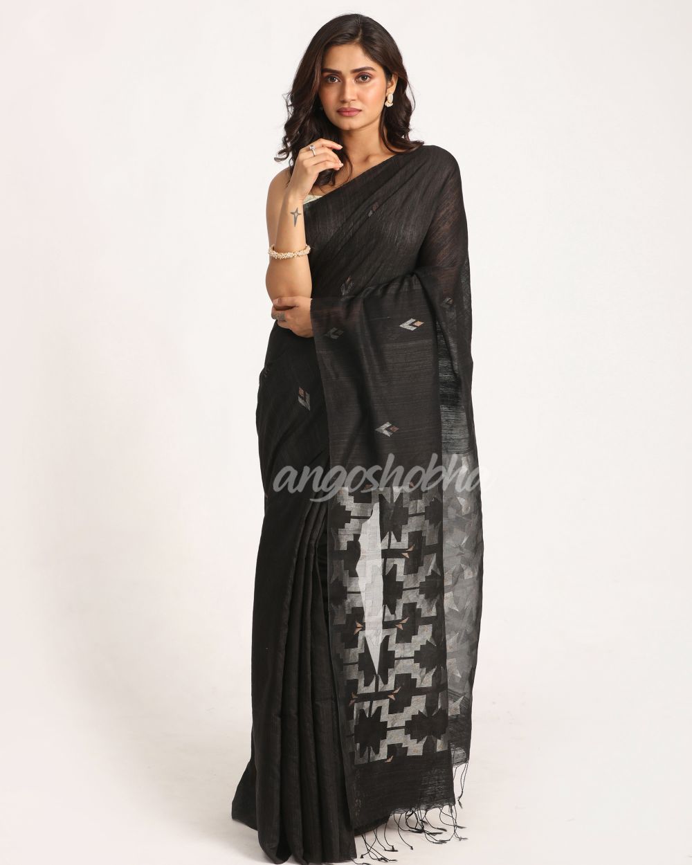Black Matka Silk Handloom Traditional Jamdani Saree angoshobha