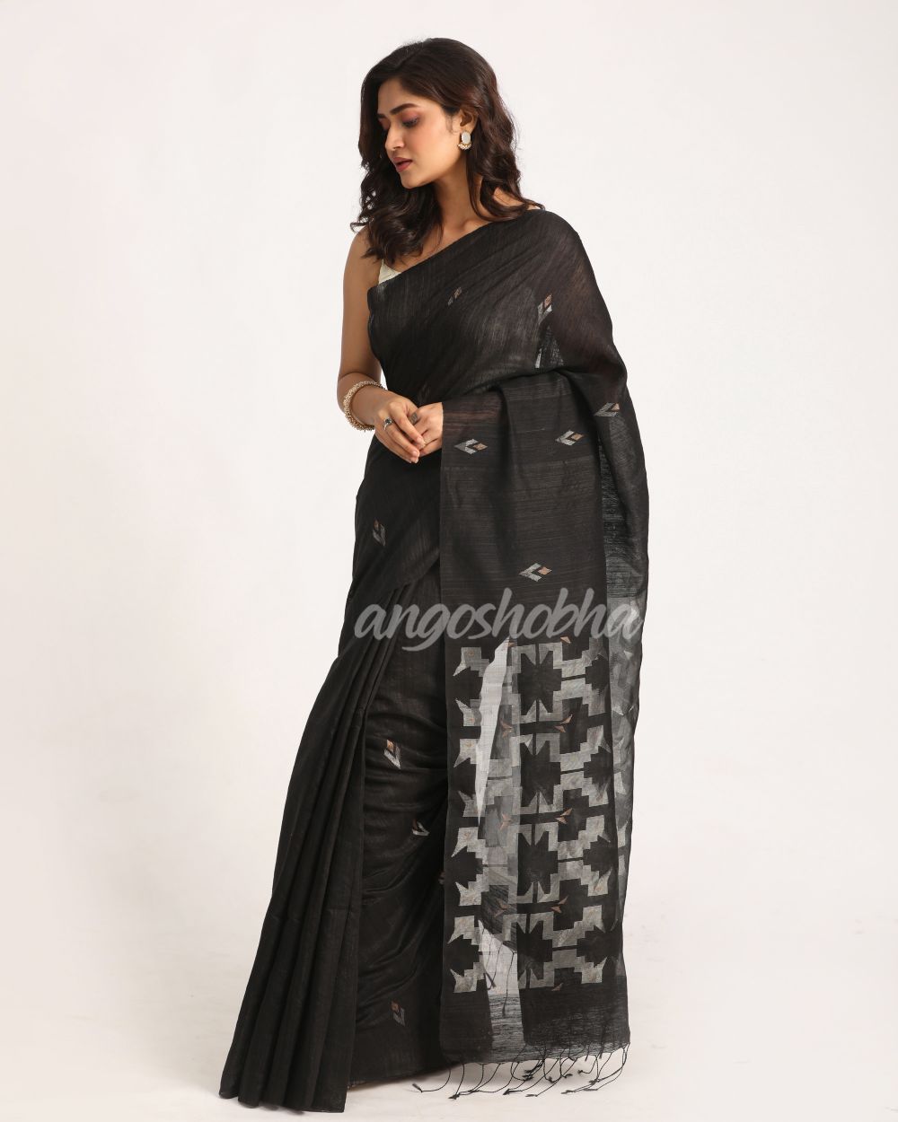 Black Matka Silk Handloom Traditional Jamdani Saree angoshobha