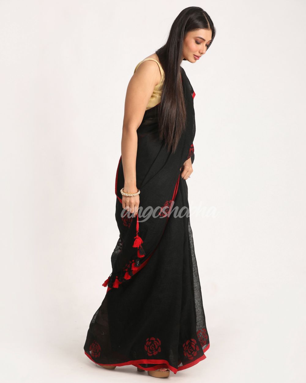 Black Traditional Handloom Linen Jamdani Saree angoshobha