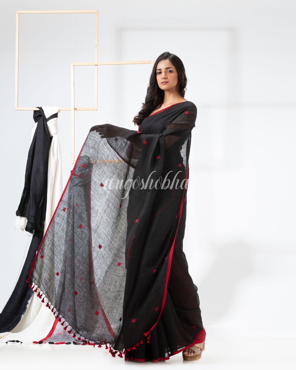 Black Traditional Handloom Linen Jamdani Saree angoshobha