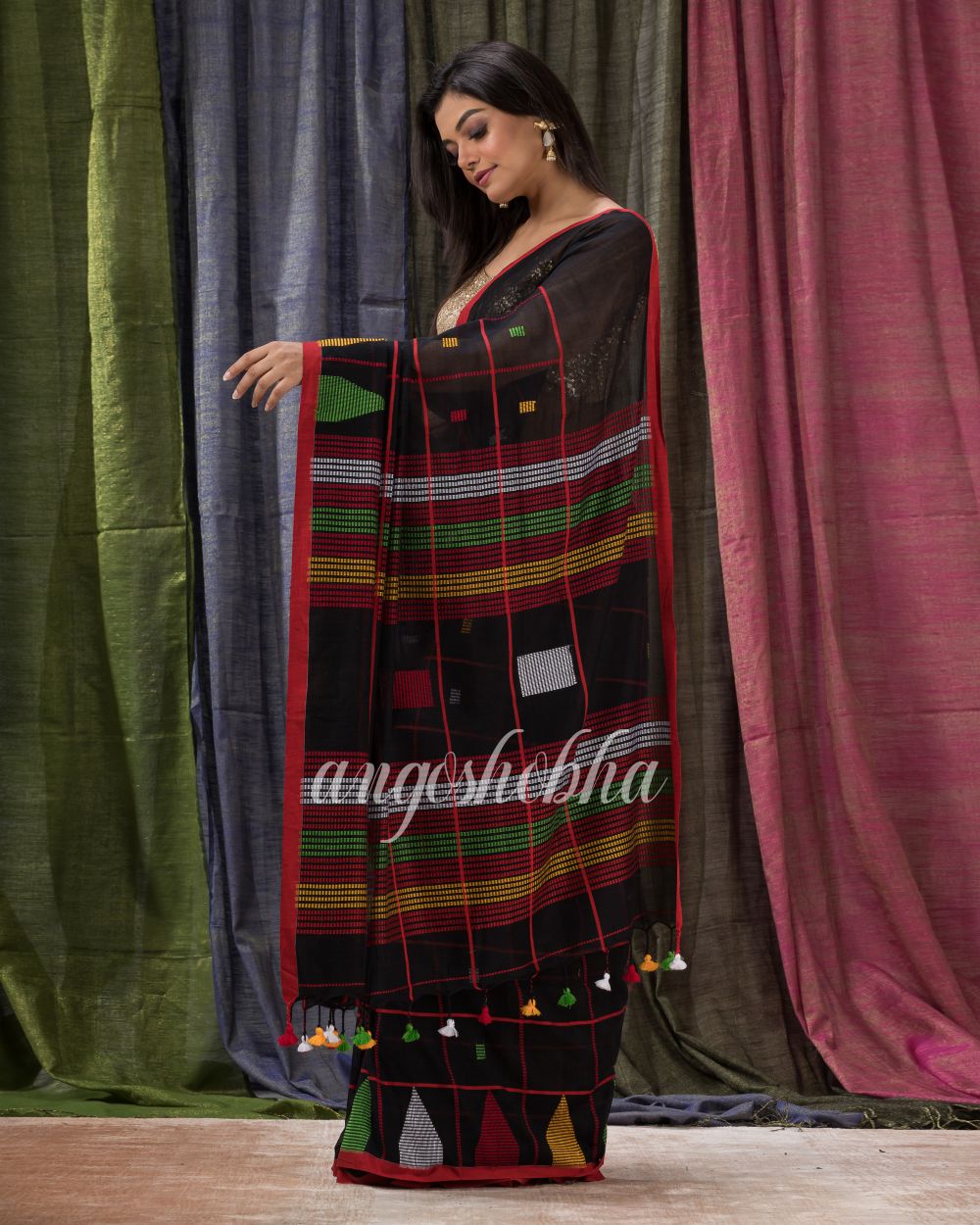 Black Traditional Jamdani Cotton Saree angoshobha