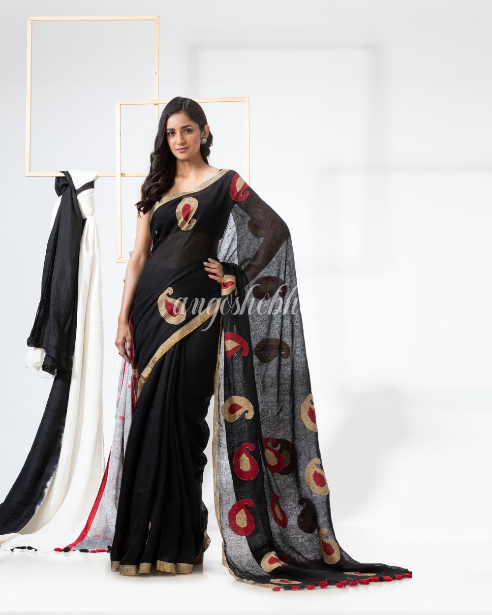 BlackTraditional Handloom Linen Jamdani Saree angoshobha