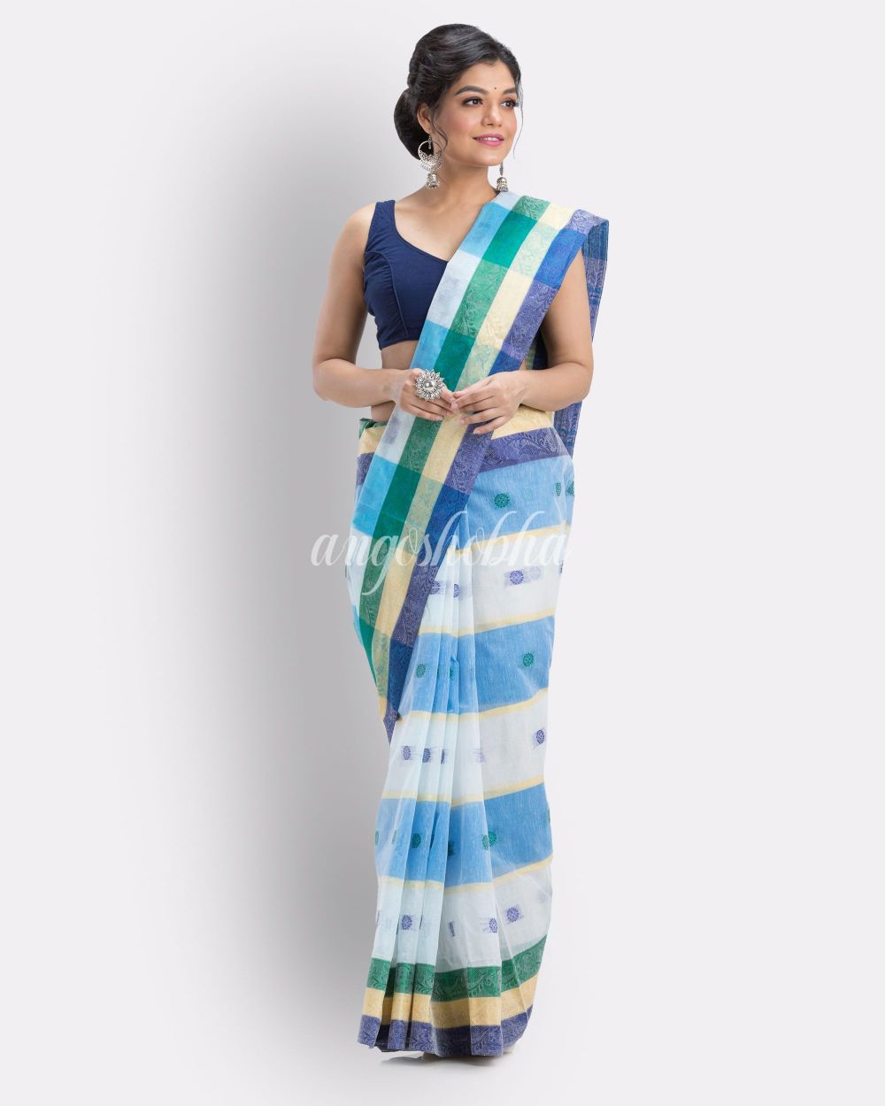 Box Check Tant Pure Cotton Saree (White,Blue) angoshobha