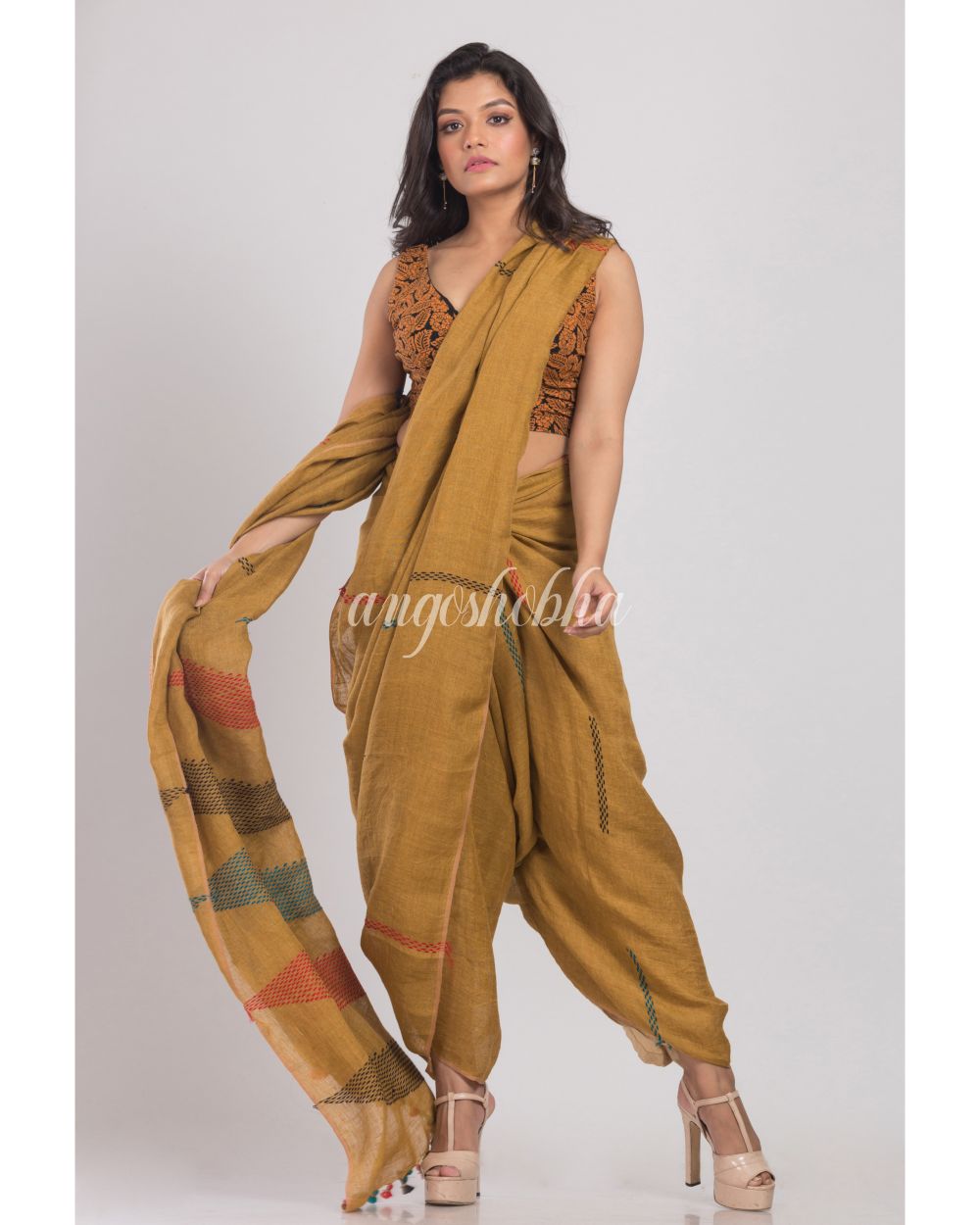 Dark Brown Handwoven Linen Saree angoshobha