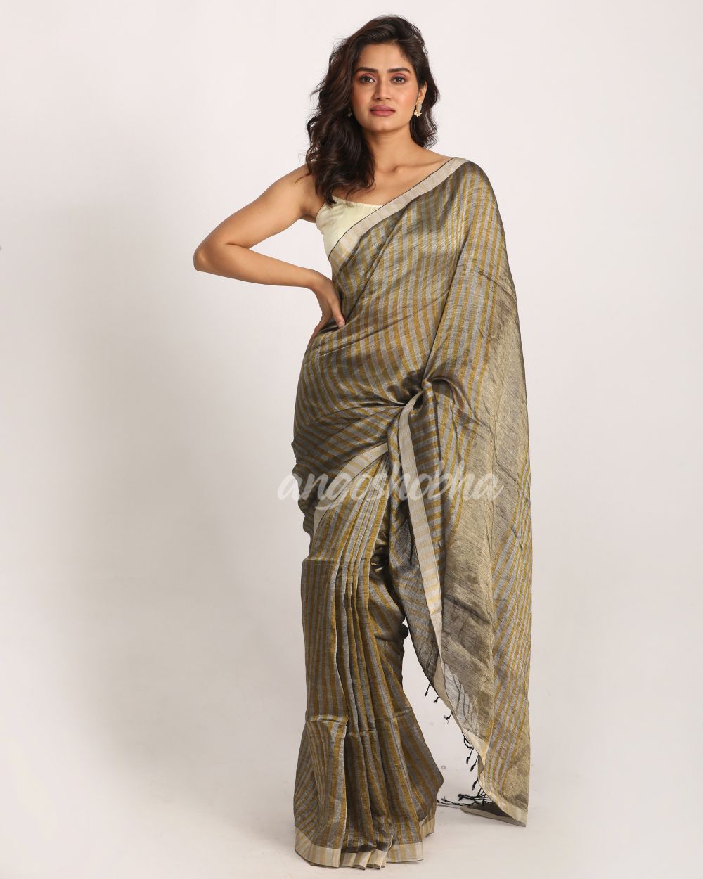 Golden Silver Check Traditional Handloom Tissue Linen Saree angoshobha