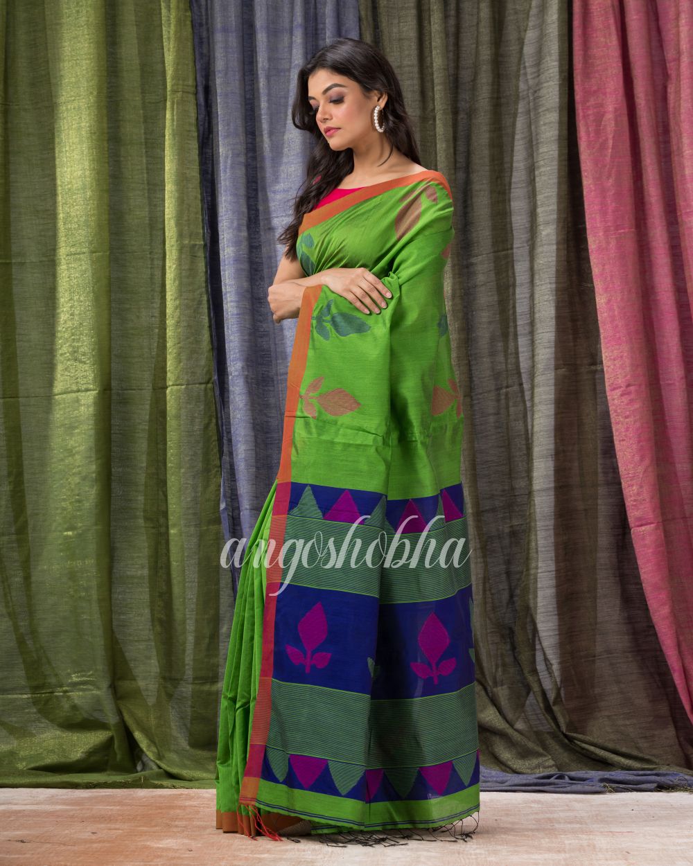 Green Cotton Blend Traditional Jamdani Saree angoshobha