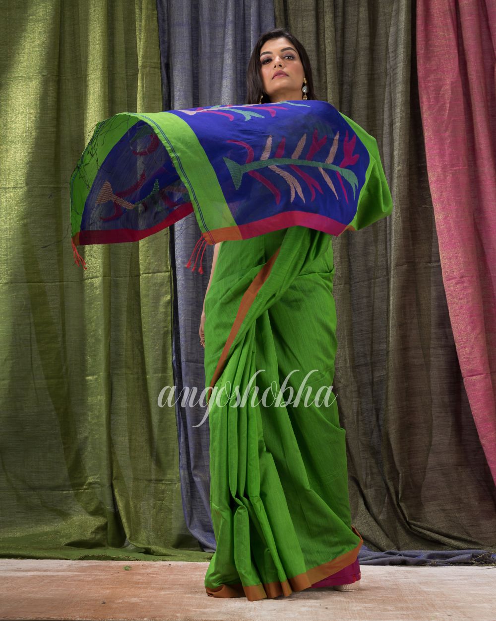 Green Cotton Blend Traditional Jamdani Saree angoshobha