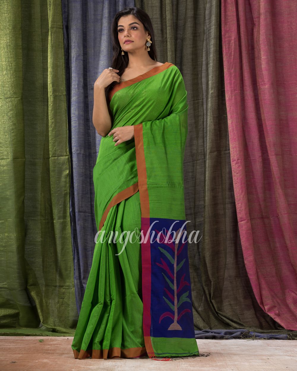 Green Cotton Blend Traditional Jamdani Saree angoshobha