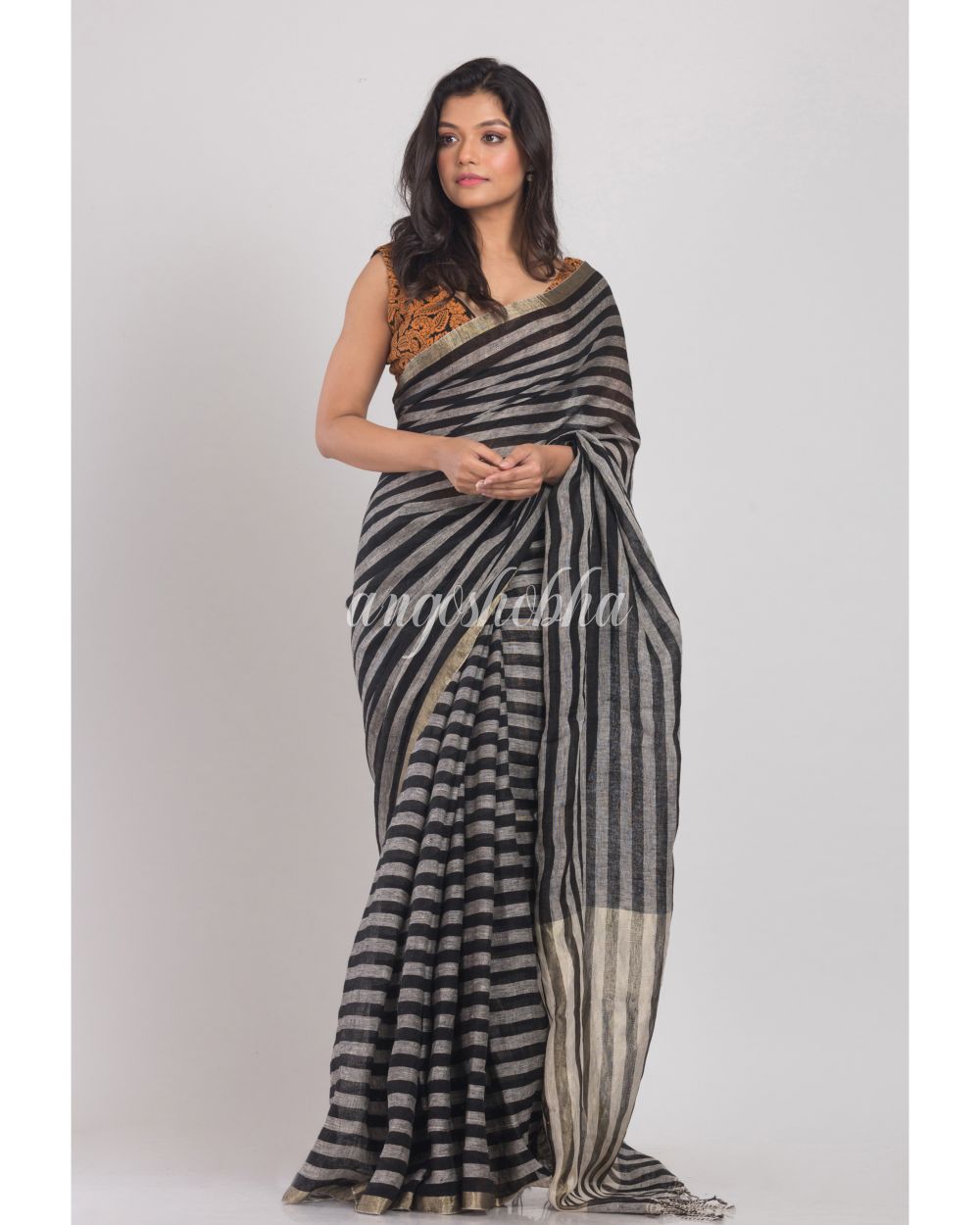 Grey Handwoven Linen Saree angoshobha