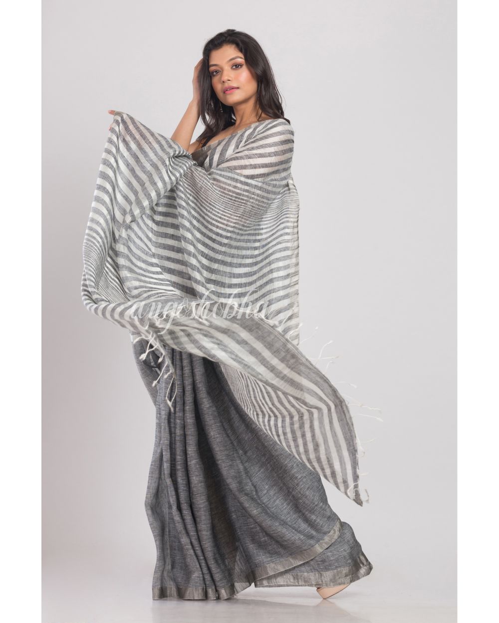 Grey Handwoven Linen Saree angoshobha