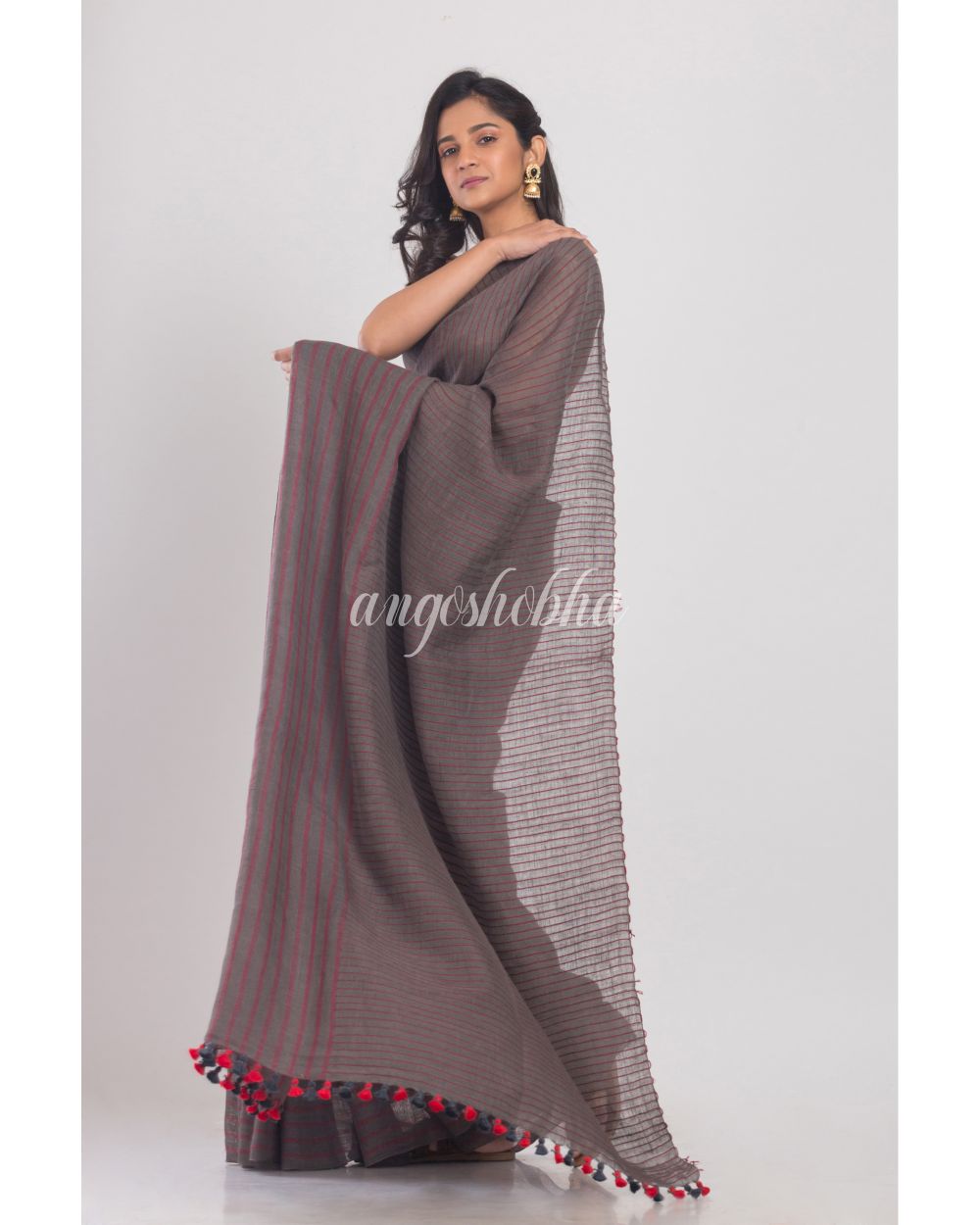 Grey Handwoven Linen Saree angoshobha