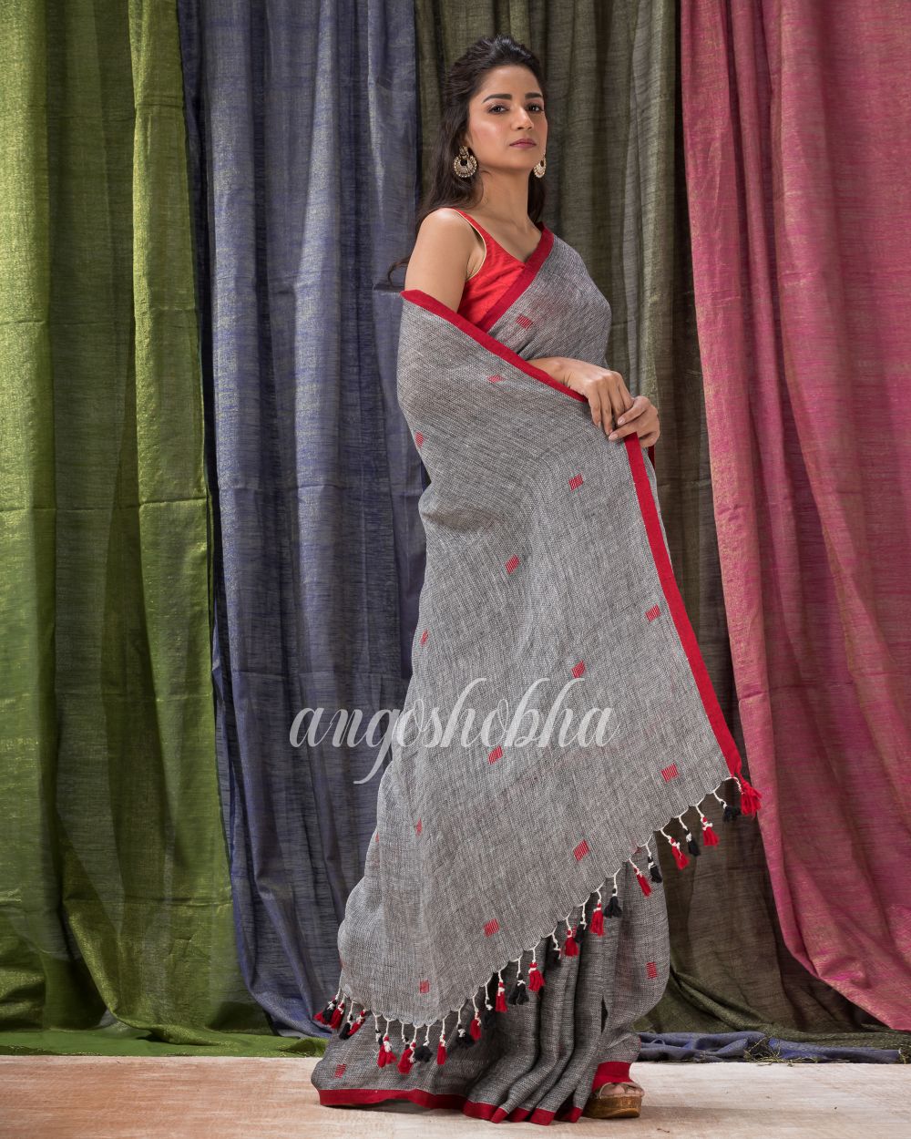 Grey Traditional Handloom Linen Jamdani Saree angoshobha