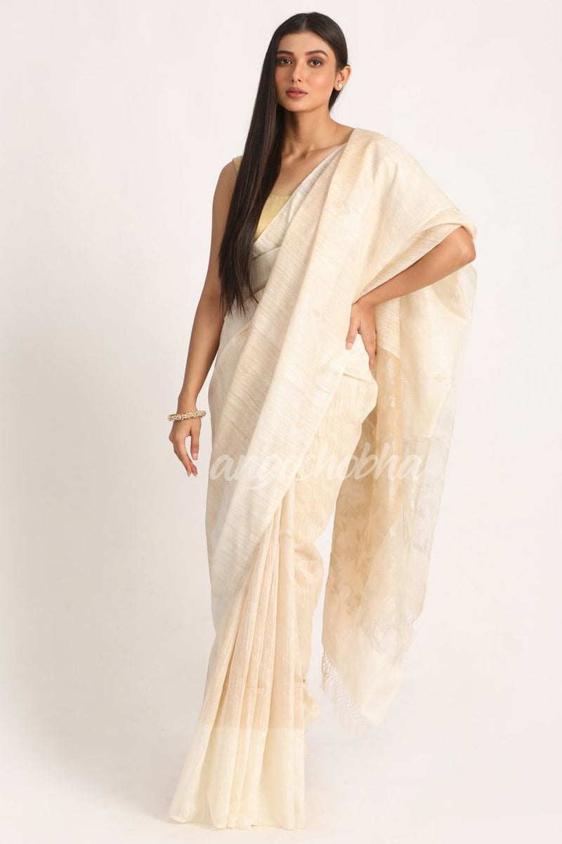 Off White Matka Silk Handloom Traditional Jamdani Saree