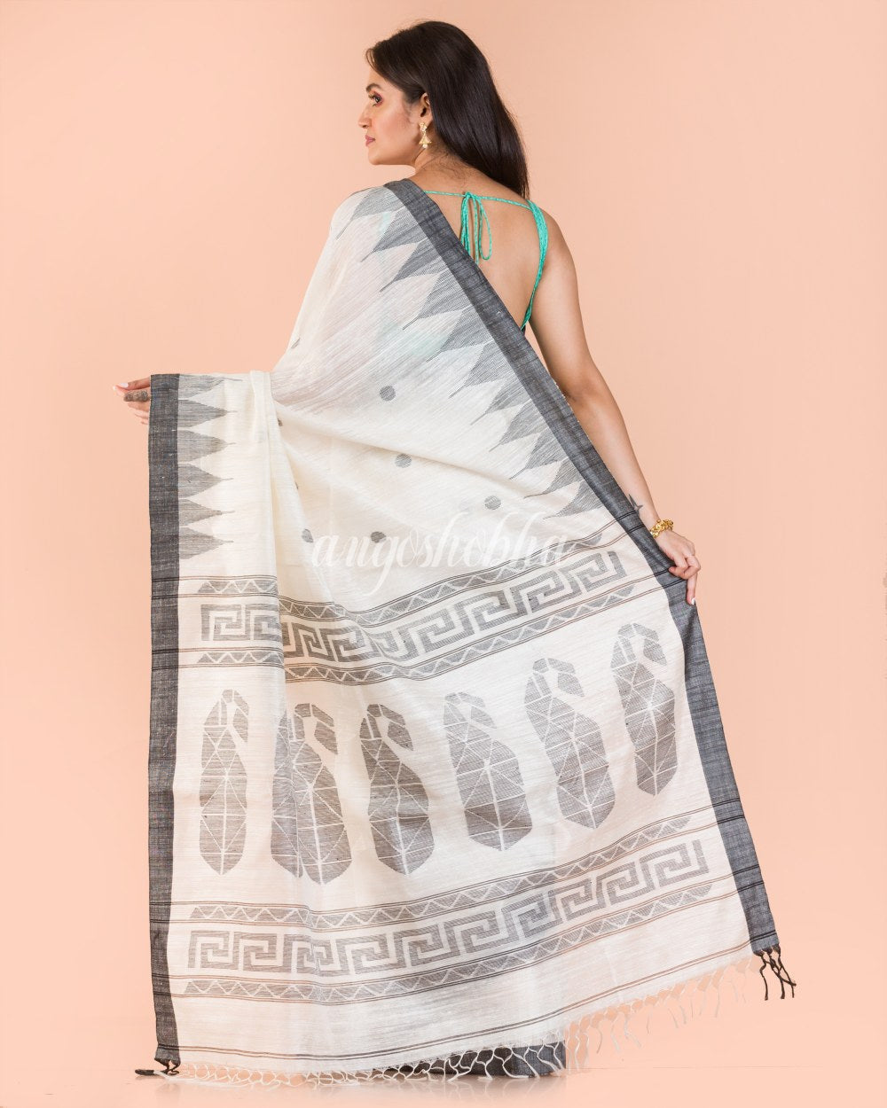 Off White Matka Silk Jamdani Saree angoshobha