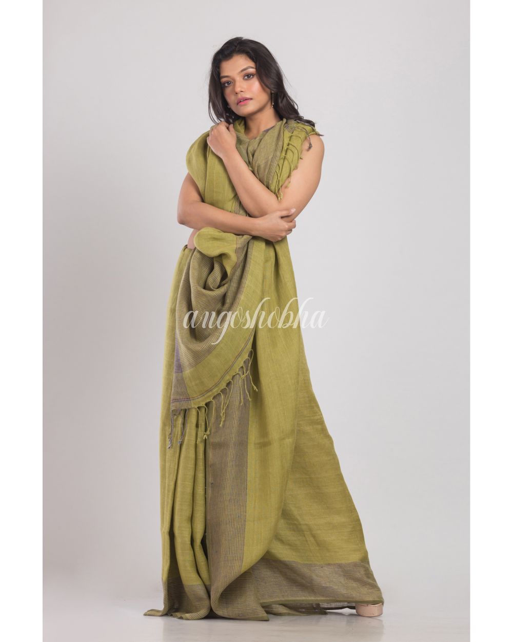 Olive Green Handwoven Linen Saree angoshobha