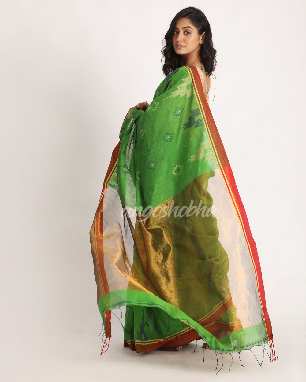 Parrot Green Cotton Blend Handloom Jamdani Saree angoshobha