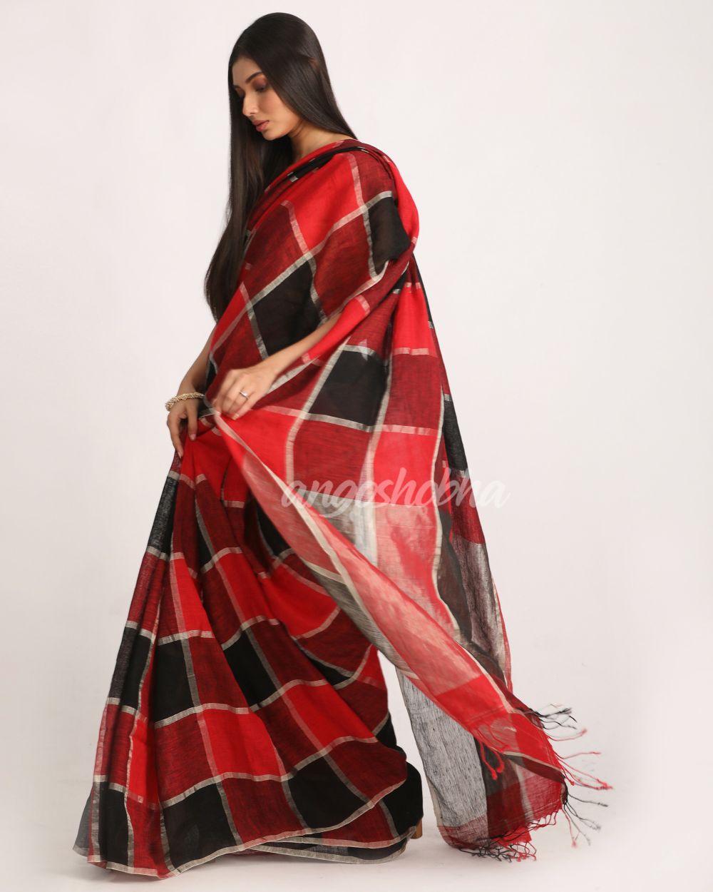 Red Black Traditional Check Linen Handloom Saree angoshobha